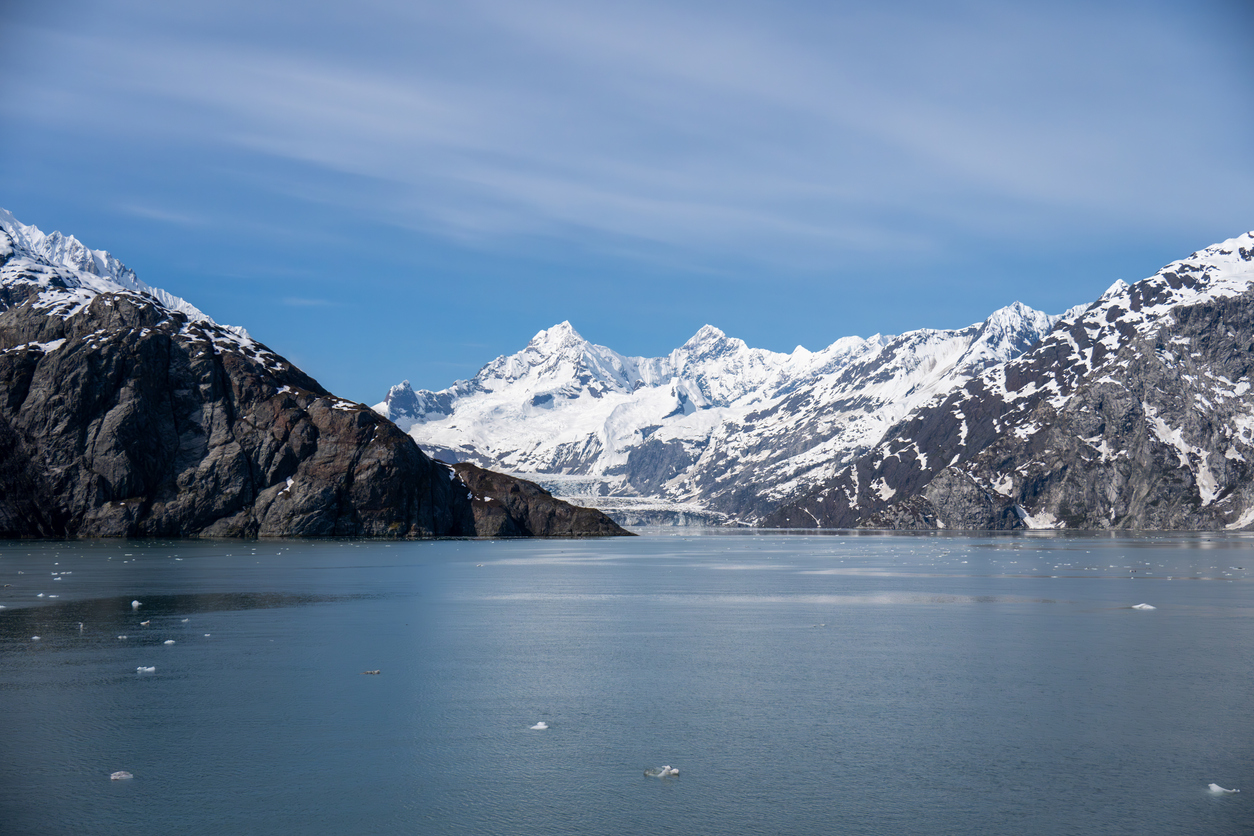 目の前に迫る、巨大氷河「ハバード氷河」